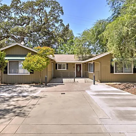 Remodeled And Cozy Gilroy Guest House Near Downtown!